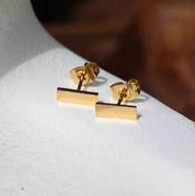 Load image into Gallery viewer, Isla PH Oxeanne Classic Layering Stud Earrings - KS Boardriders Surf Shop